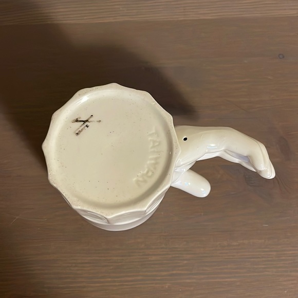 Vintage “Handout” White Ceramic Mug from Taiwan - Picture 7 of 8